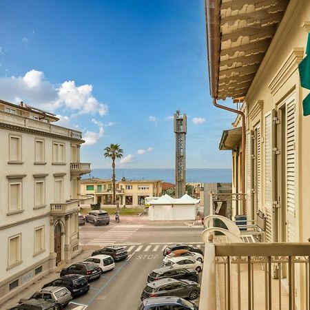 Hotel Stella Del Mare Viareggio Bagian luar foto