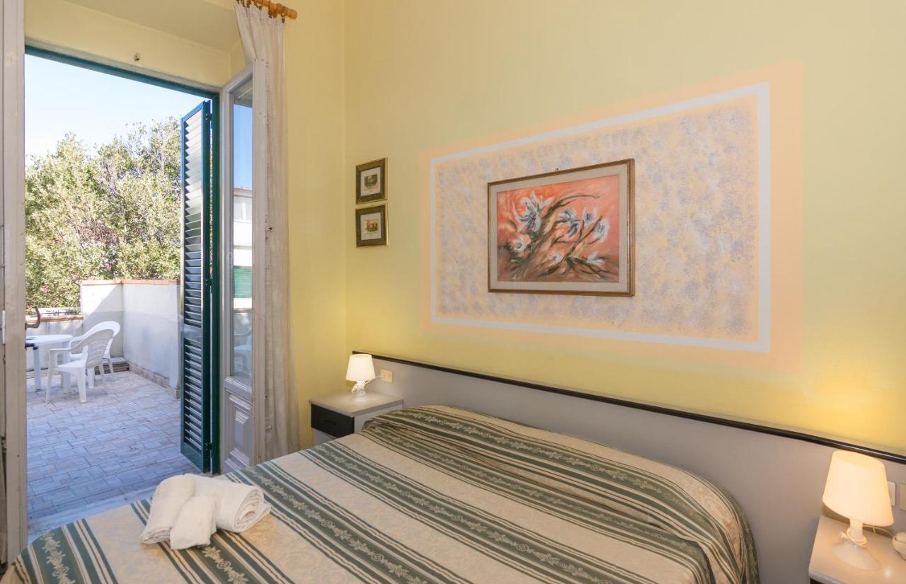 Hotel Stella Del Mare Viareggio Bagian luar foto