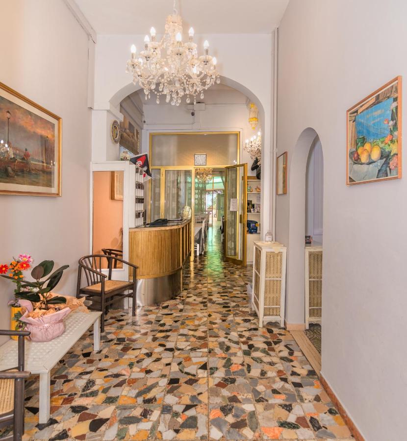 Hotel Stella Del Mare Viareggio Bagian luar foto