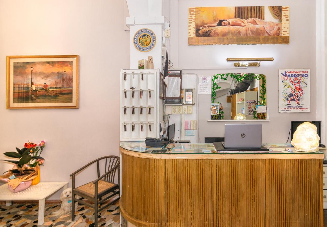 Hotel Stella Del Mare Viareggio Bagian luar foto